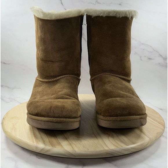 UGG Women's Size 10 Bailey Bow Tan Suede Sheepskin Lined Sherpa Boots 1002954 - Picture 2 of 9